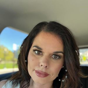 Meet your Posher, Nia